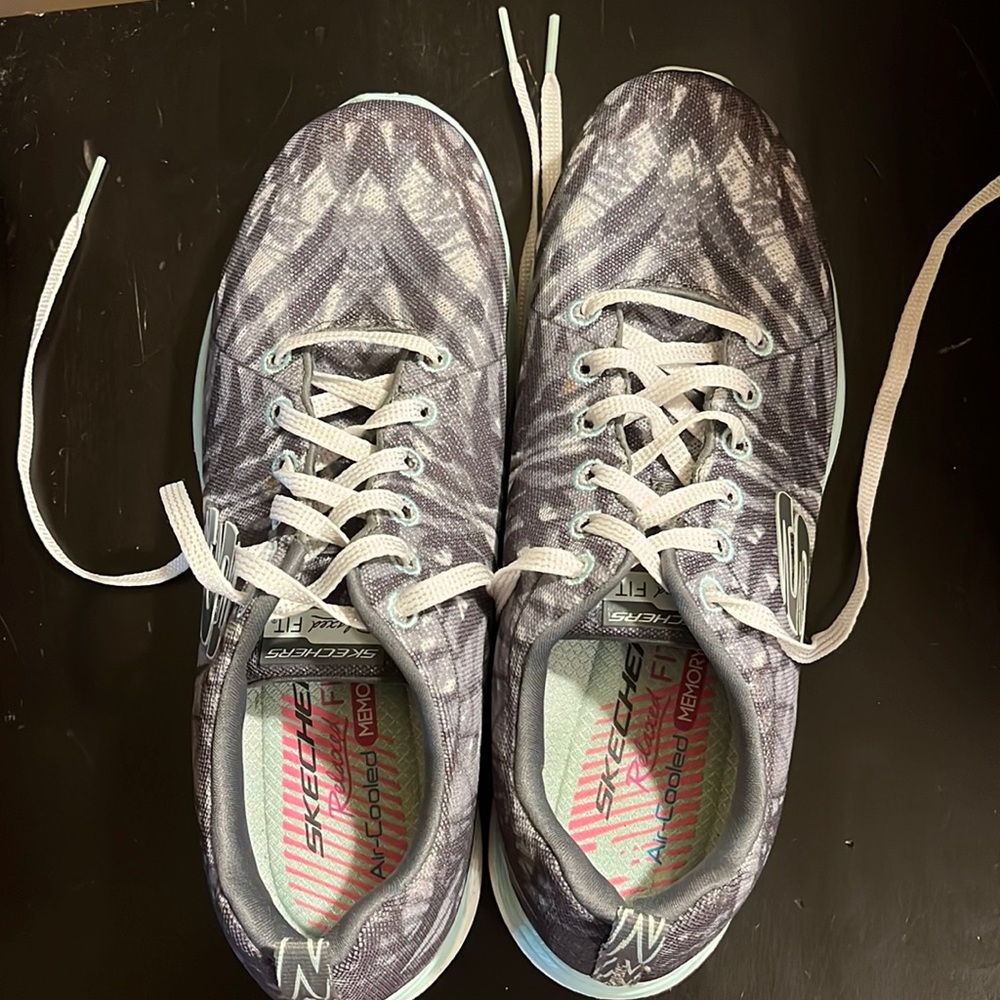 Sketchers relaxed fit with air cooled memory foam